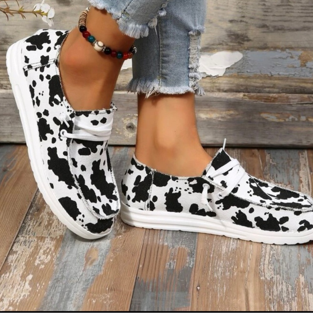Cow print casual shoes